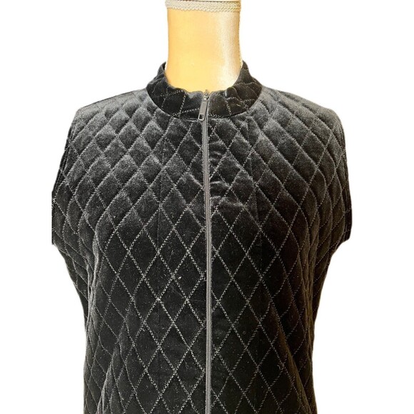 Chicos Black Quilted Zip Up Collarless Vest Size 1 Medium Classic - Picture 3 of 3